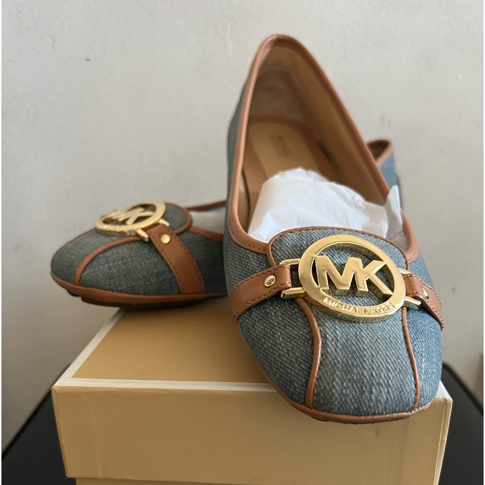 Michael Kors ladies flat shoes 10, with MK logo